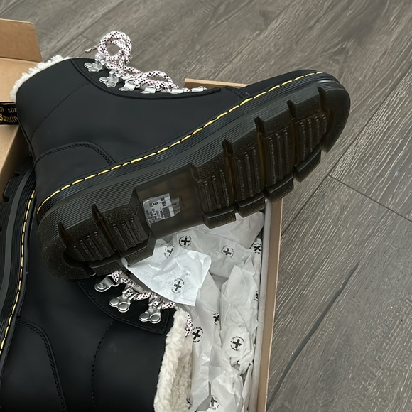 WOMENS DR MARTENS COMBS WYOMING BOOT - Picture 8 of 10